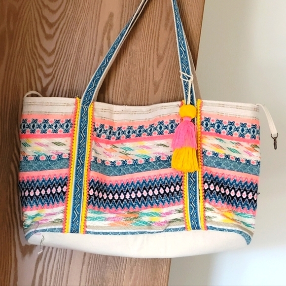 Handbags - Embroidered tote bohemian beach bag carry on travel,pre-loved